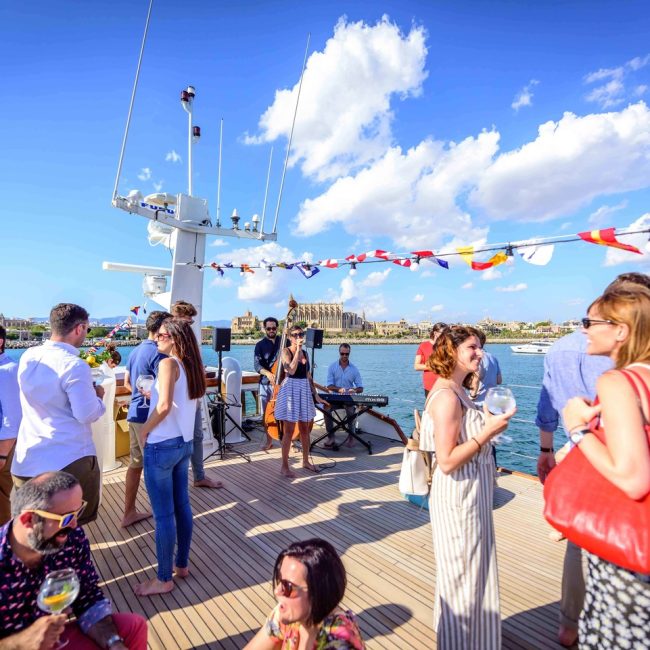 LifeXperiences-Excursion-barco-Gentleman's-Yacht-Experience