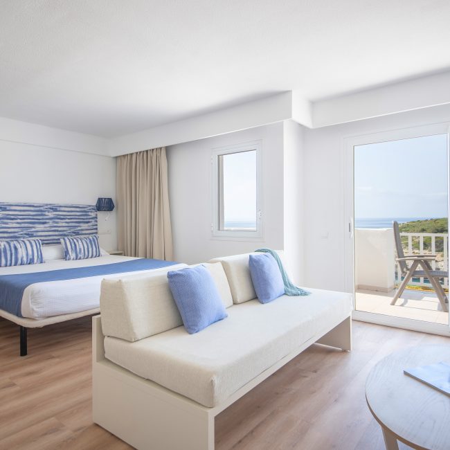 Blau Punta Reina Junior Suite room