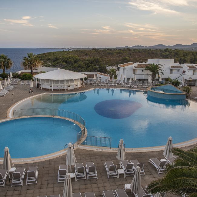 Blau-Punta-Reina-facilities-pool