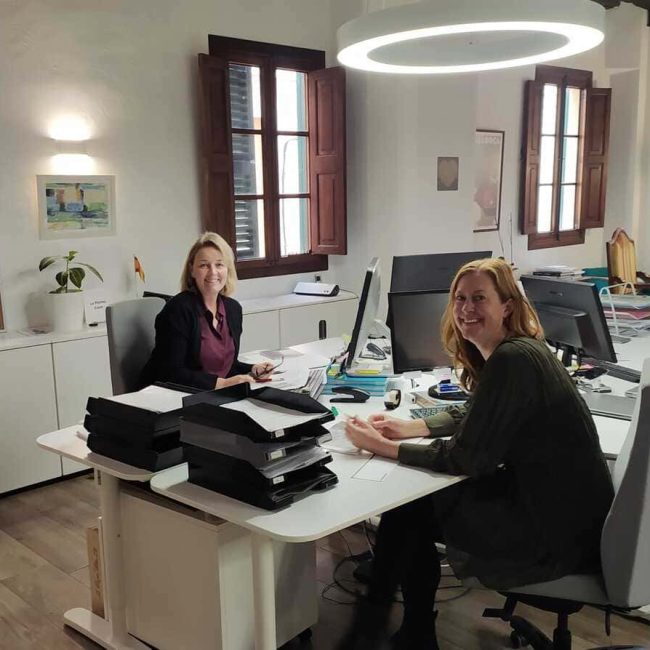 Office AnneLie & Jessica 2