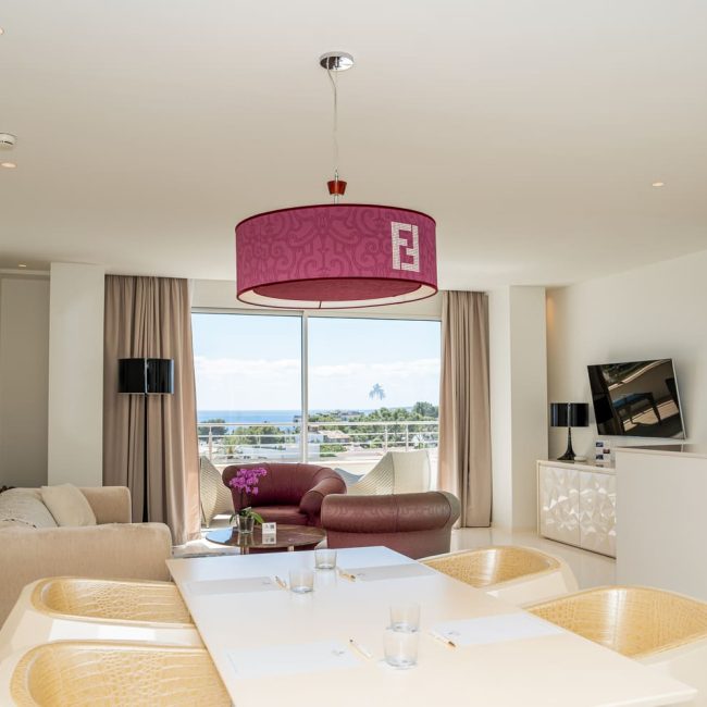 Portals Hills Meeting Room en-suite