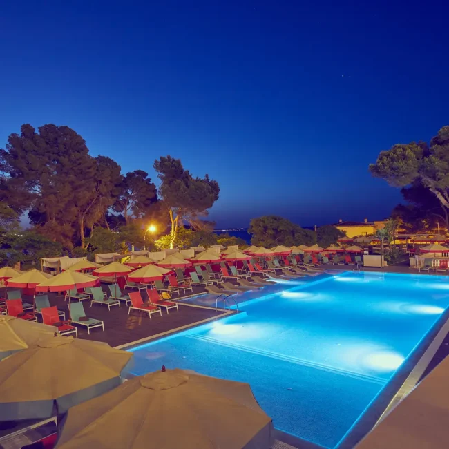 DRCAM-EXT-MainPool-NightViews2-FEM